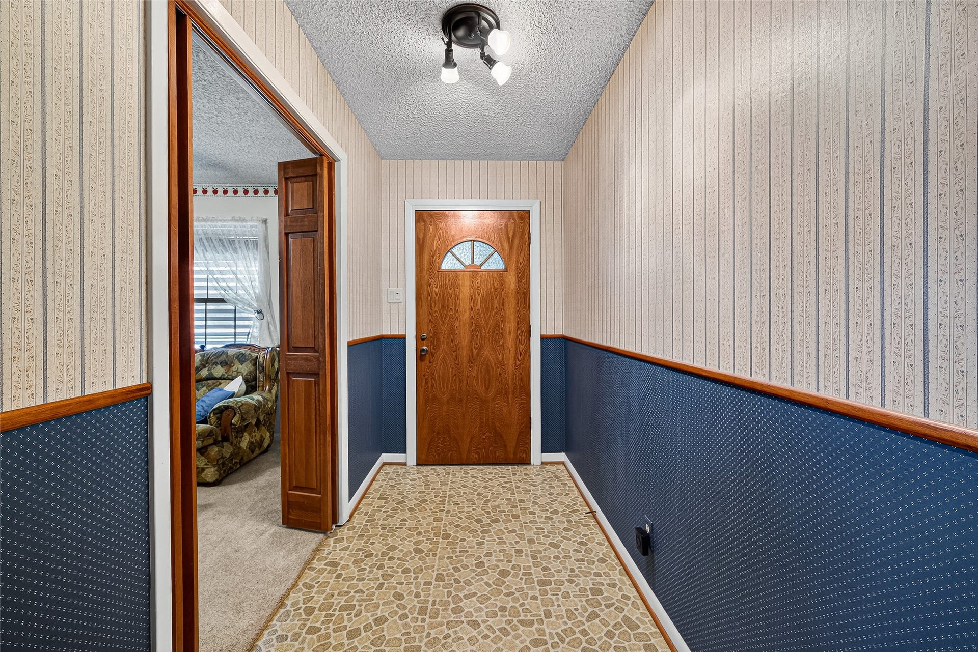 12021 7th 1/2 Street, Santa Fe, TX 77510 Foyer