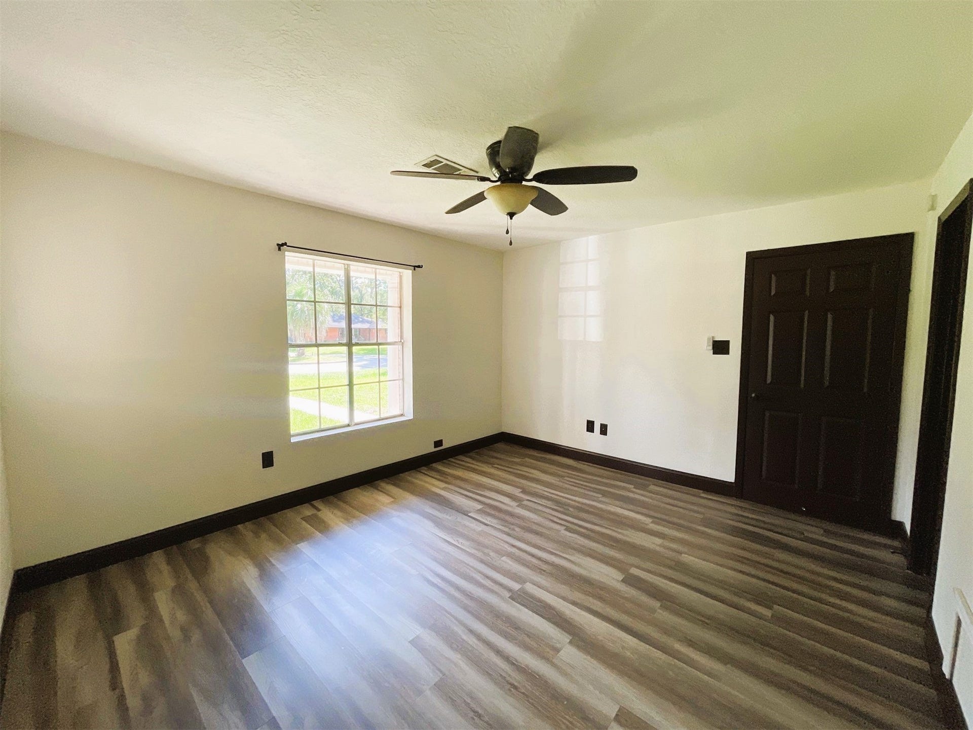 3112 Timber Lane, Dickinson, TX 77539 3112 Timber Lane, Dickinson, TX 77539