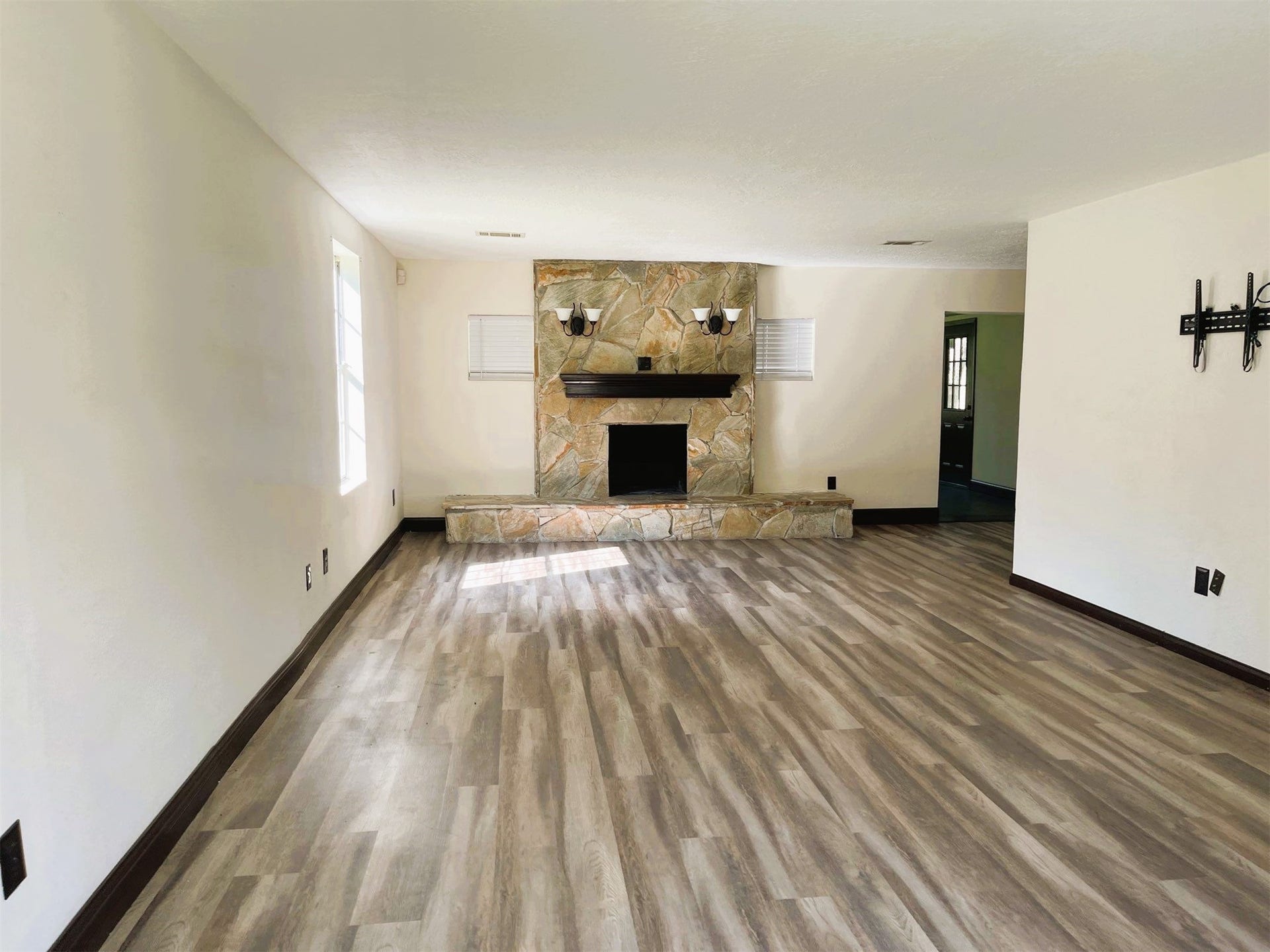 3112 Timber Lane, Dickinson, TX 77539 3112 Timber Lane, Dickinson, TX 77539