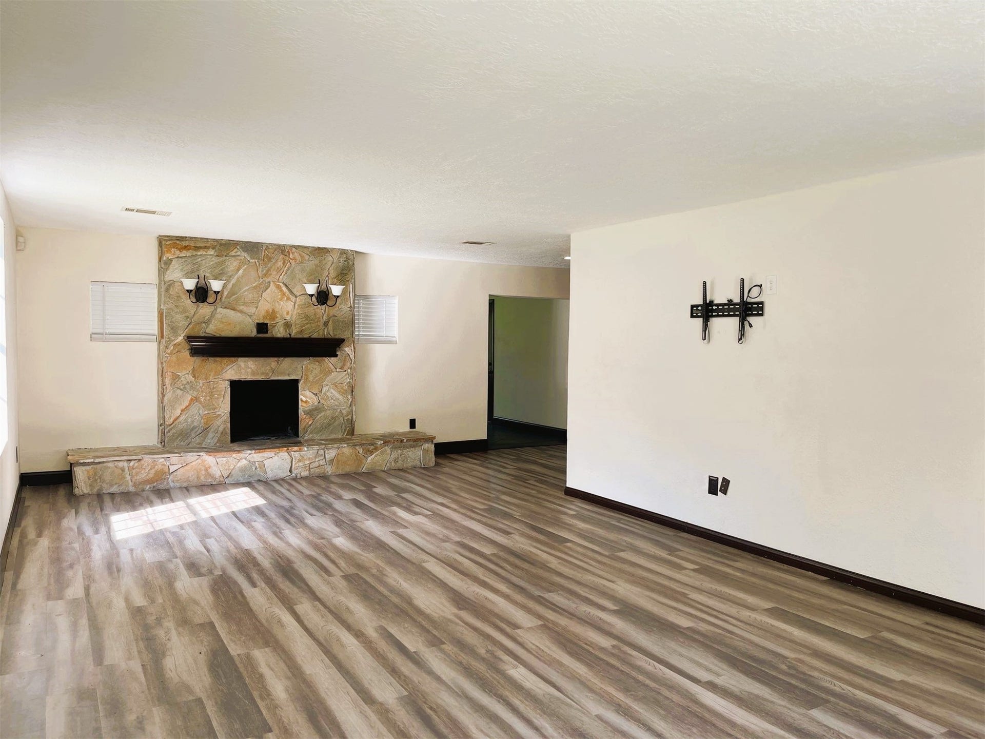 3112 Timber Lane, Dickinson, TX 77539 3112 Timber Lane, Dickinson, TX 77539