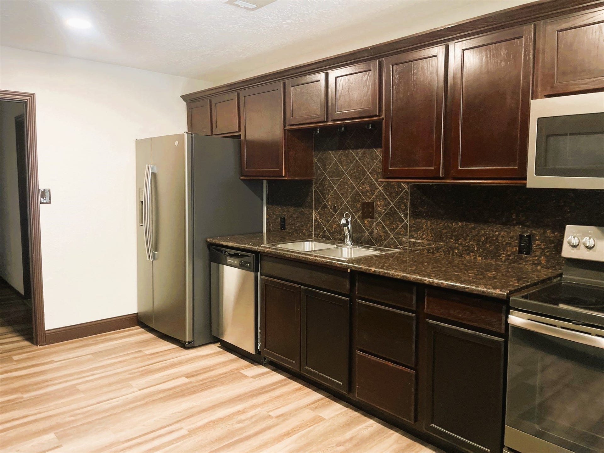 3112 Timber Lane, Dickinson, TX 77539 3112 Timber Lane, Dickinson, TX 77539