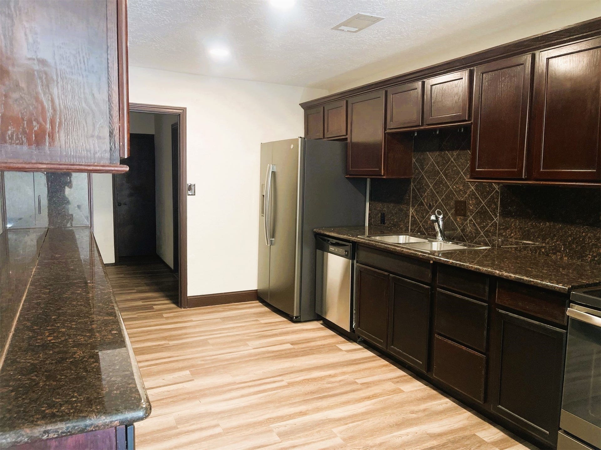 3112 Timber Lane, Dickinson, TX 77539 3112 Timber Lane, Dickinson, TX 77539
