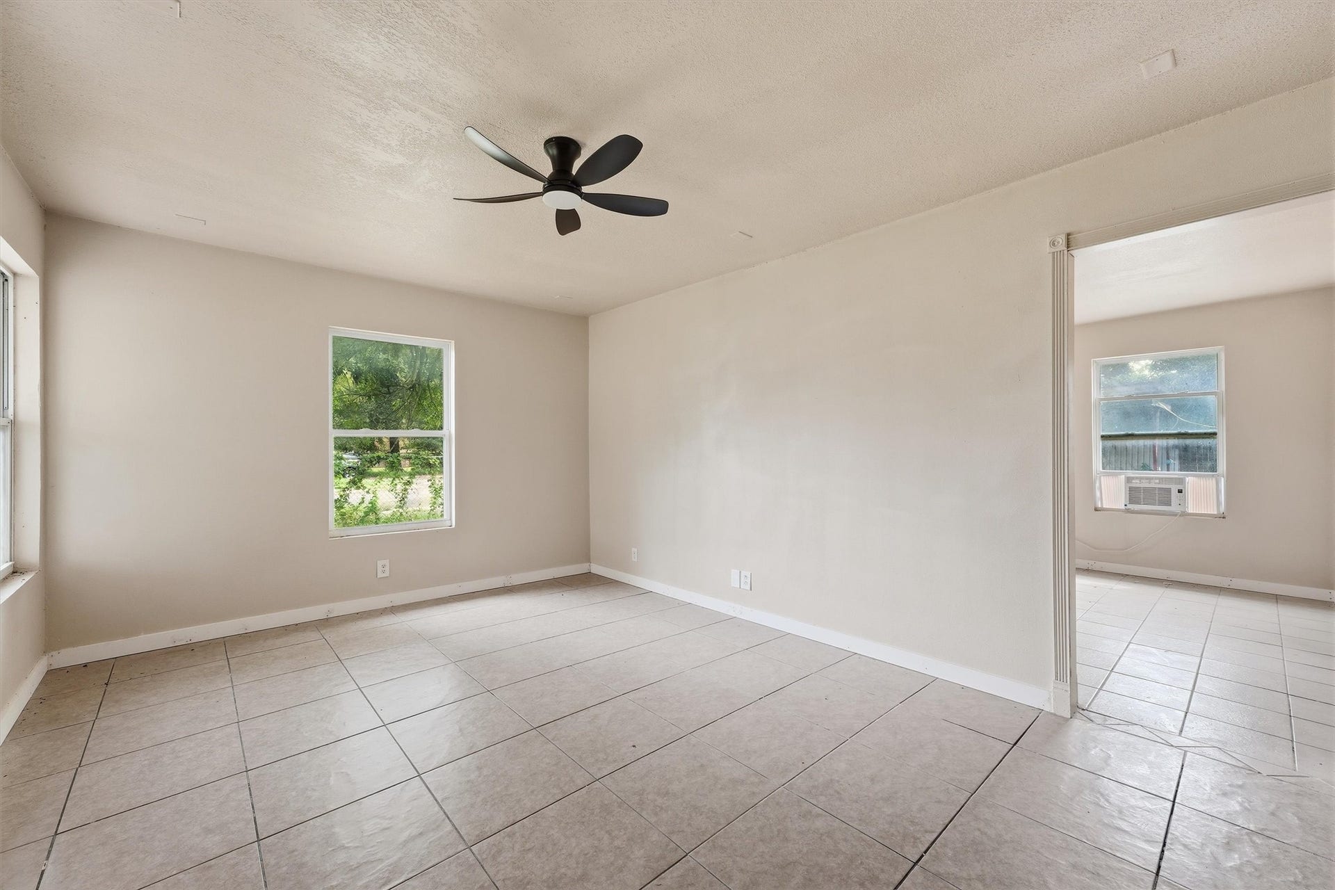 9318 Bertwood Street, Houston, TX 77016 9318 Bertwood Street, Houston, TX 77016