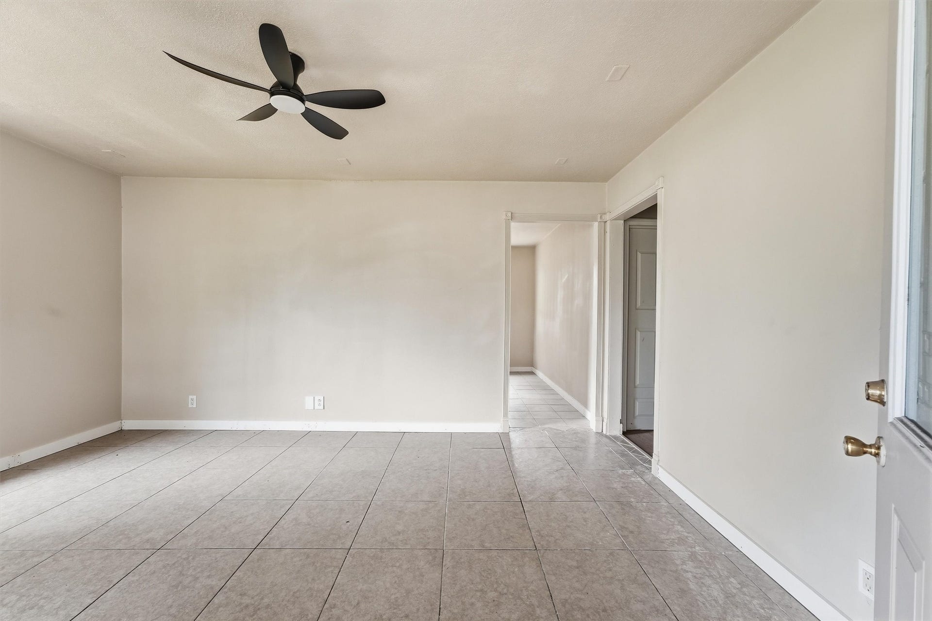 9318 Bertwood Street, Houston, TX 77016 9318 Bertwood Street, Houston, TX 77016