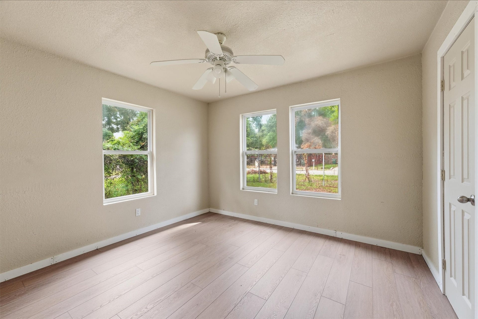 9318 Bertwood Street, Houston, TX 77016 9318 Bertwood Street, Houston, TX 77016