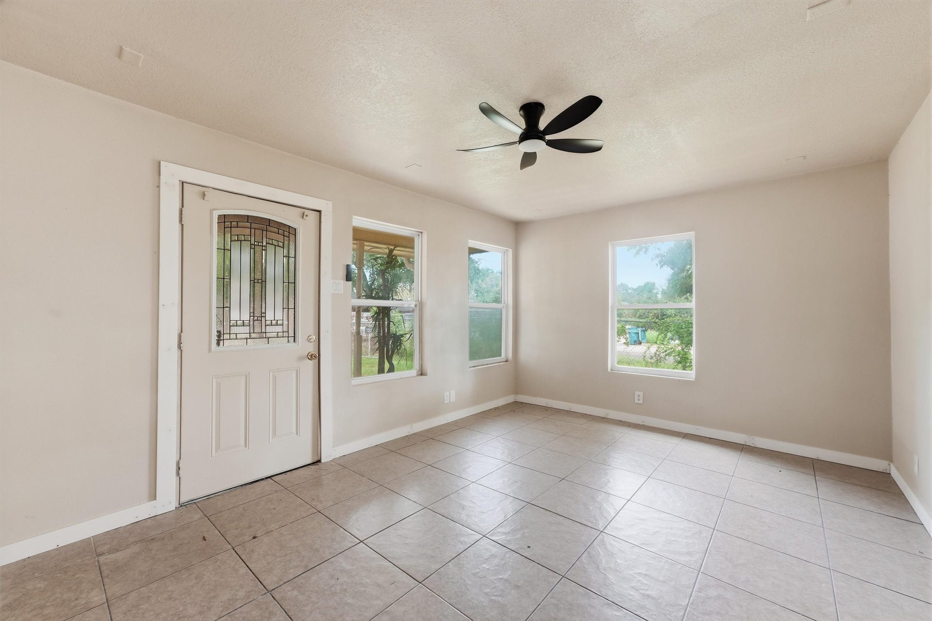 9318 Bertwood Street, Houston, TX 77016 9318 Bertwood Street, Houston, TX 77016