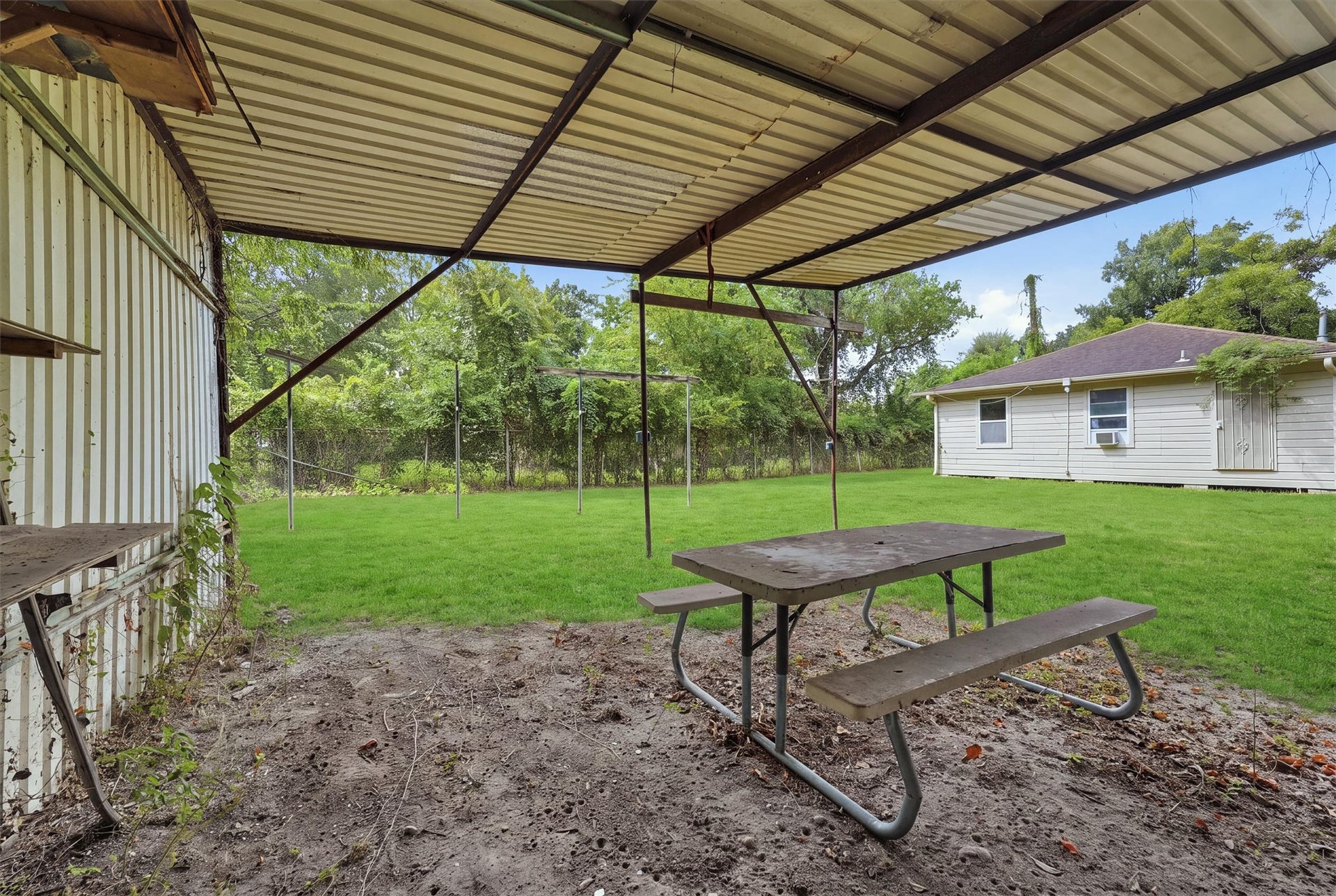 9318 Bertwood Street, Houston, TX 77016 9318 Bertwood Street, Houston, TX 77016