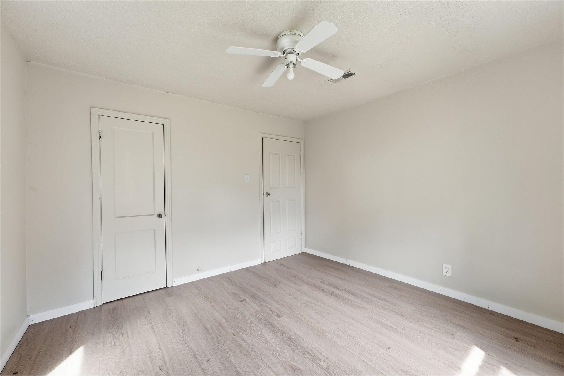 9318 Bertwood Street, Houston, TX 77016 9318 Bertwood Street, Houston, TX 77016