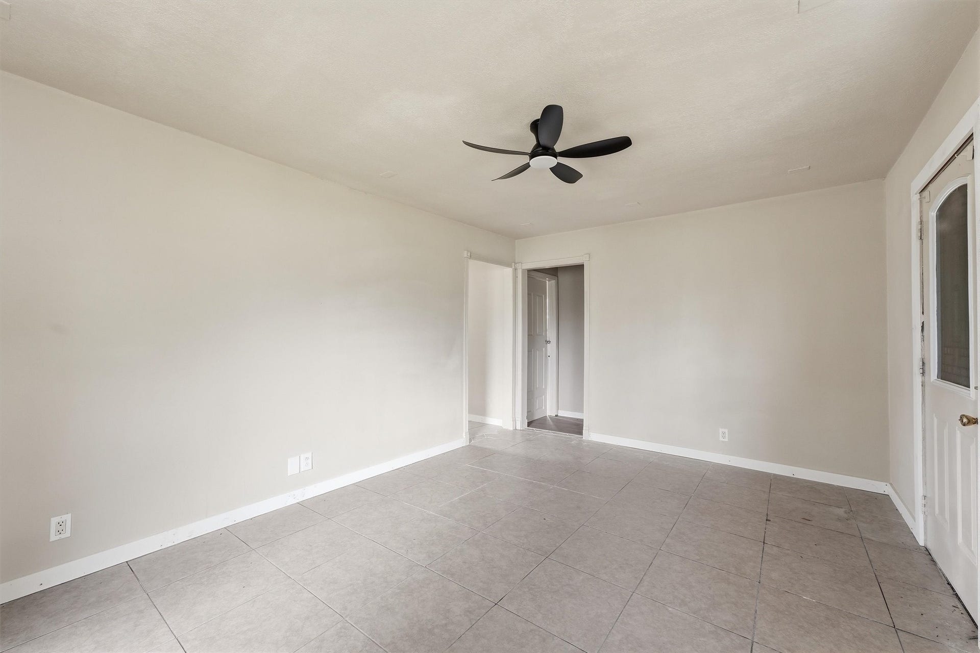 9318 Bertwood Street, Houston, TX 77016 9318 Bertwood Street, Houston, TX 77016