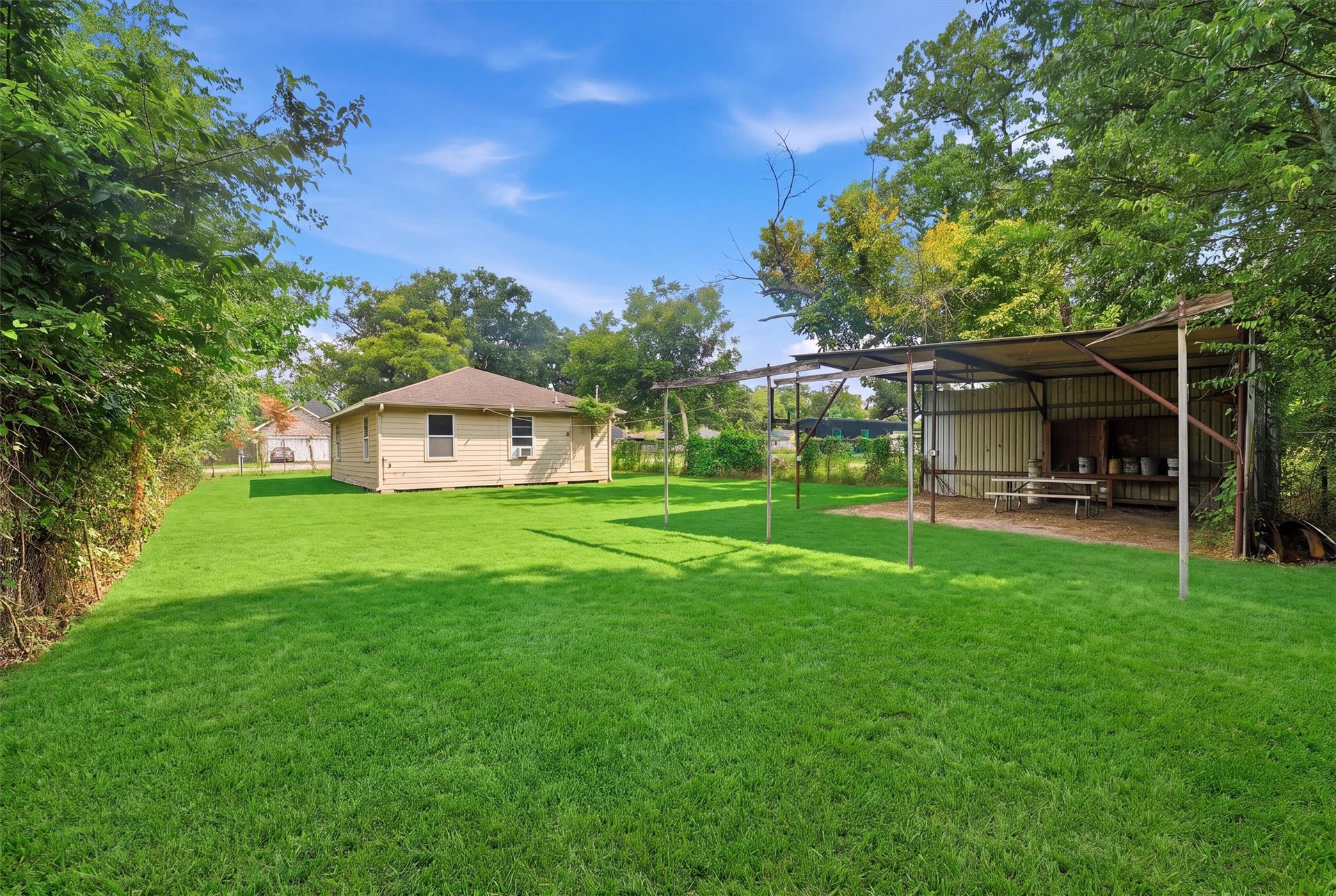 9318 Bertwood Street, Houston, TX 77016 9318 Bertwood Street, Houston, TX 77016