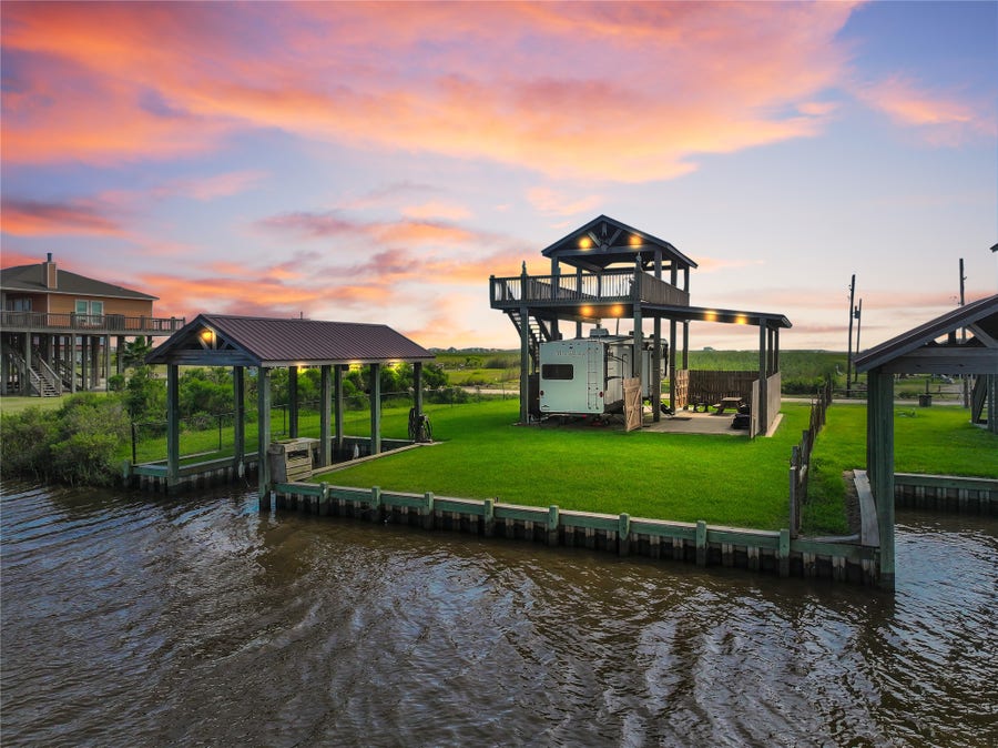 Property photo for 1352 Van Sant, Gilchrist, TX