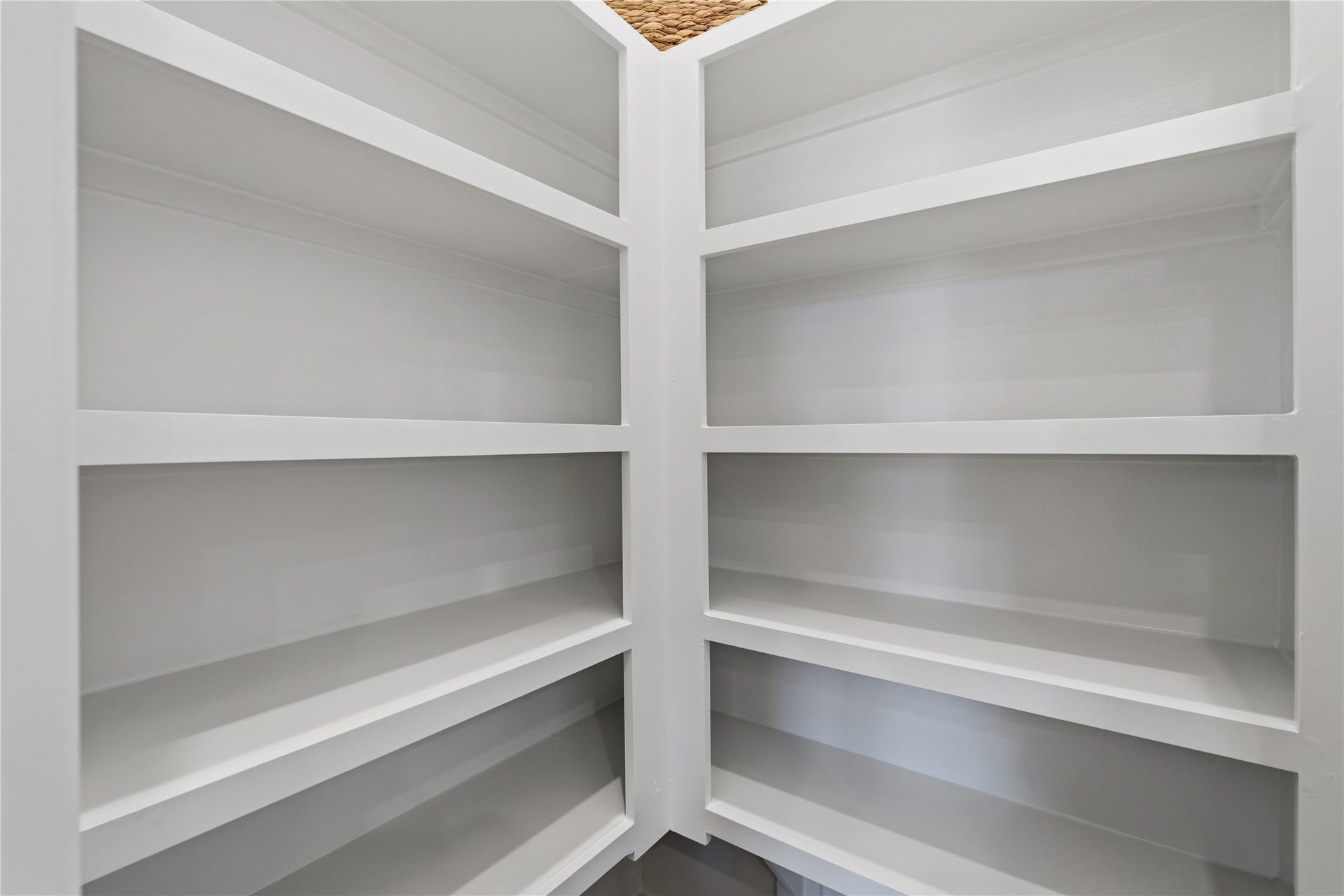 4610 Gunter Street, Houston, TX 77020 oversized walk in pantry with ample storage
