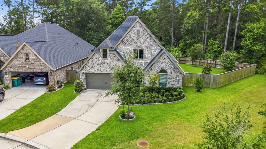 Property photo for 329 Sundance Peak Drive, Montgomery, TX