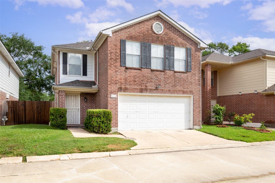 Property photo for 8252 Golf Green Circle, Houston, TX