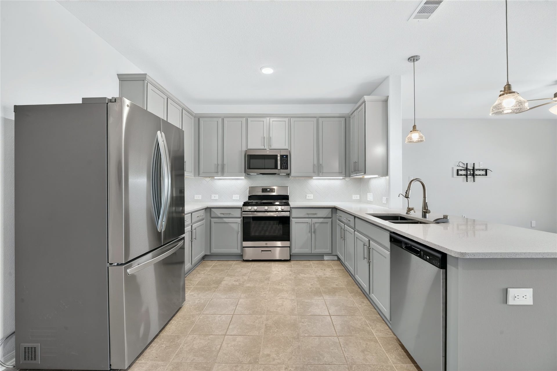 2129 Solstice Boulevard, Spring, TX 77386 2129 Solstice Boulevard, Spring, TX 77386