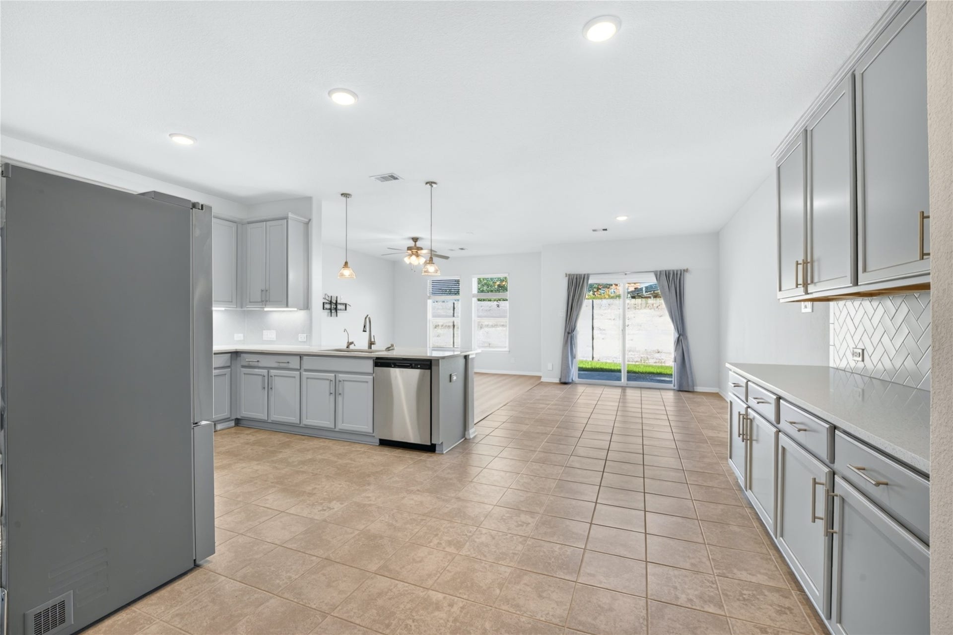 2129 Solstice Boulevard, Spring, TX 77386 2129 Solstice Boulevard, Spring, TX 77386