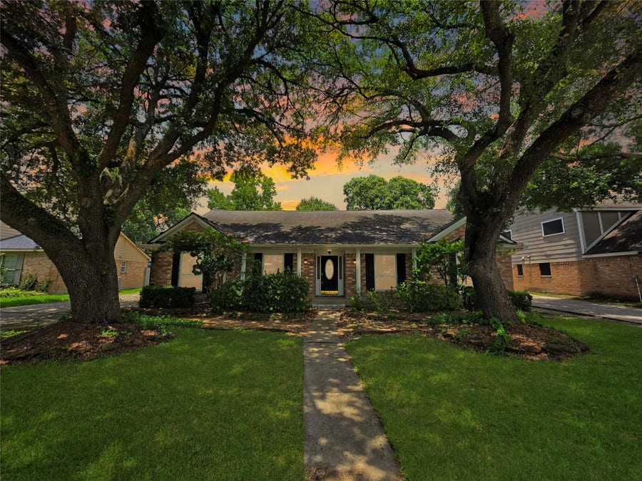 Property photo for 7907 12th Fairway Lane, Humble, TX