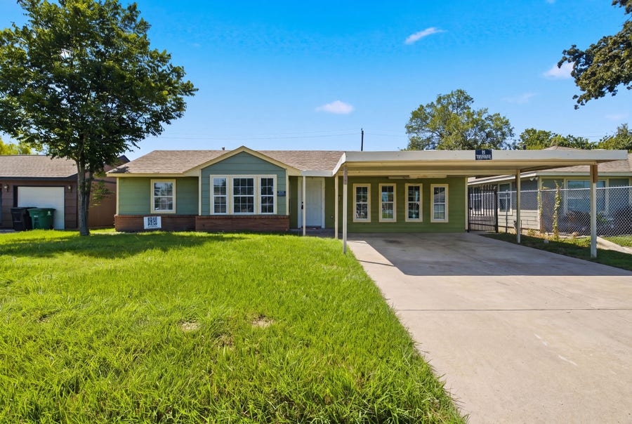 Property photo for 702 Redondo Drive, Houston, TX
