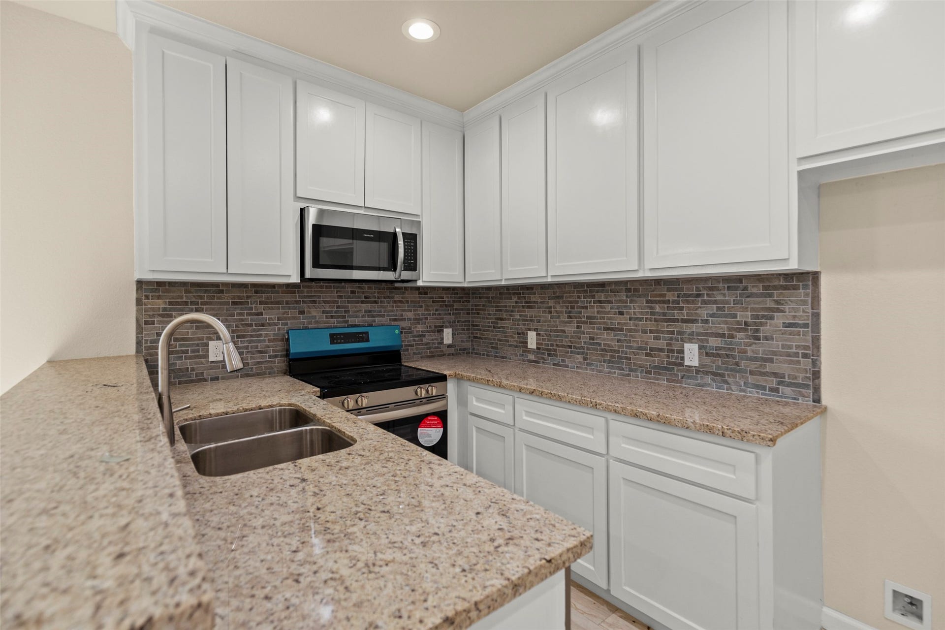 7750 Avenue J, Houston, TX 77012