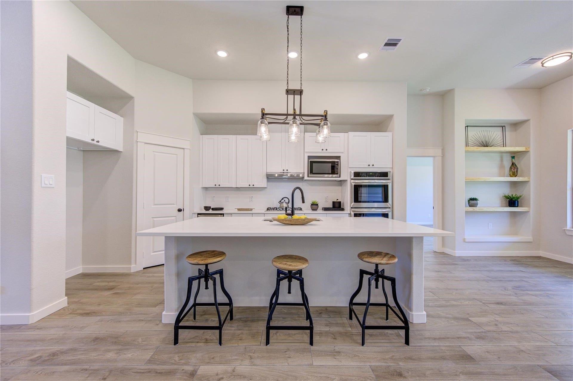 248 Blue Hill Drive, Montgomery, TX 77356 248 Blue Hill Drive, Montgomery, TX 77356
