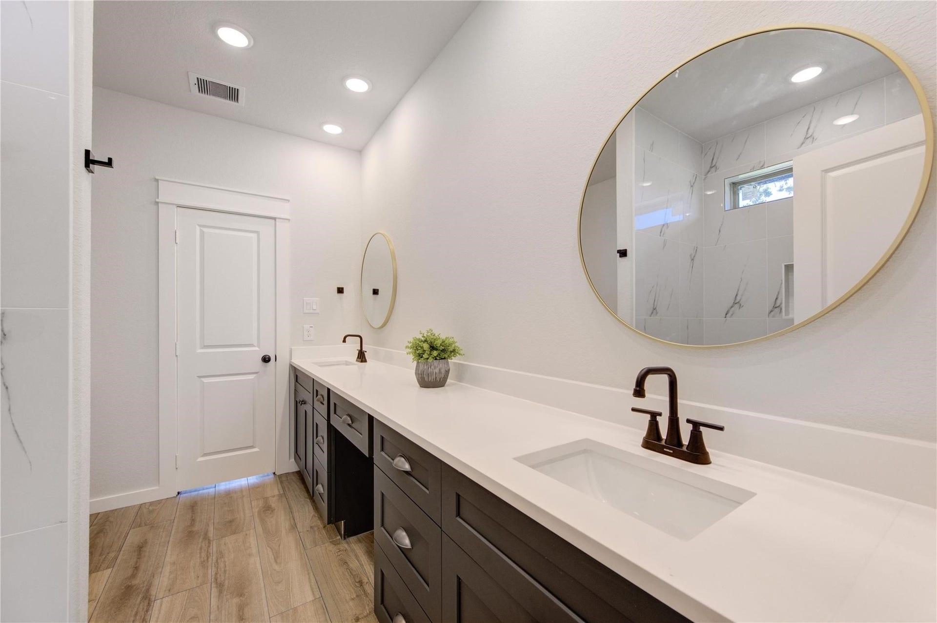 248 Blue Hill Drive, Montgomery, TX 77356 248 Blue Hill Drive, Montgomery, TX 77356