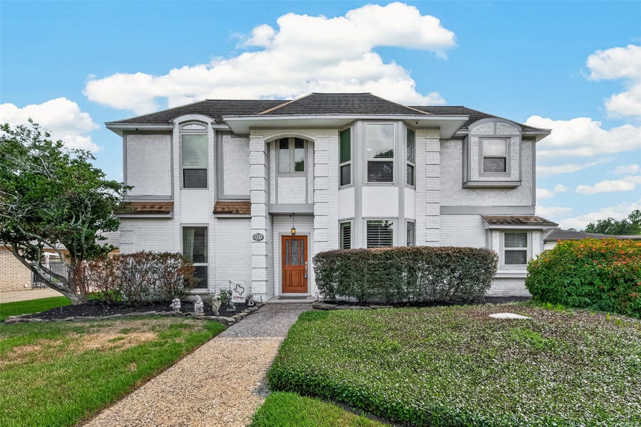 Property photo for 18331 Longcliffe Drive, Houston, TX