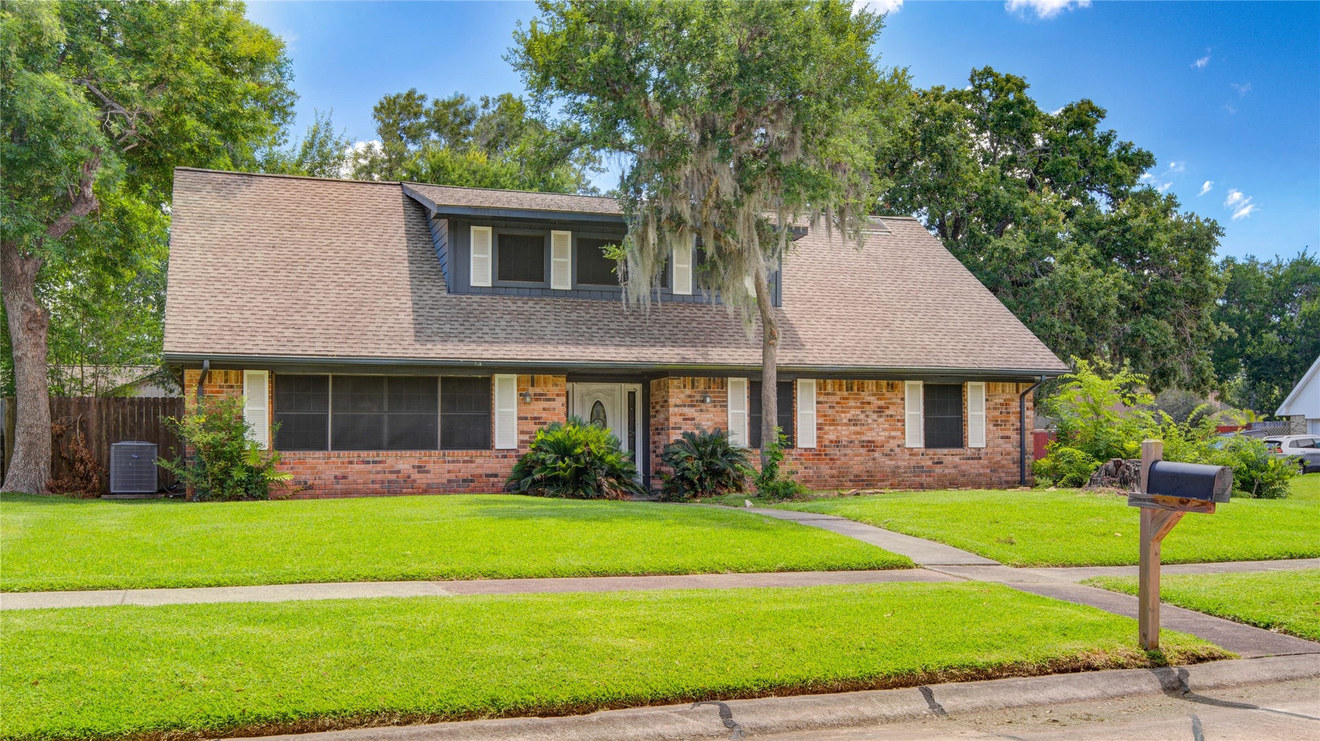 15702 Wandering Trail, Friendswood, TX 77546 15702 Wandering Trail, Friendswood, TX 77546