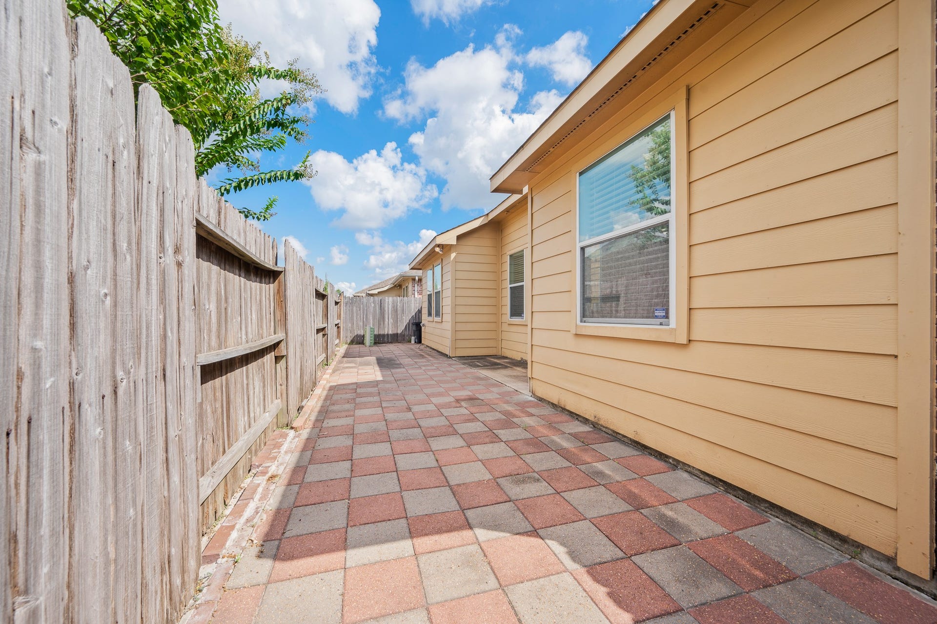 8922 Cedar Mound Lane, Houston, TX 77083