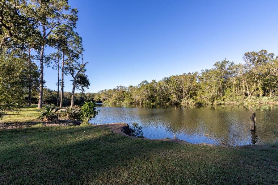Property photo for 30 Ellis Road, League City, TX