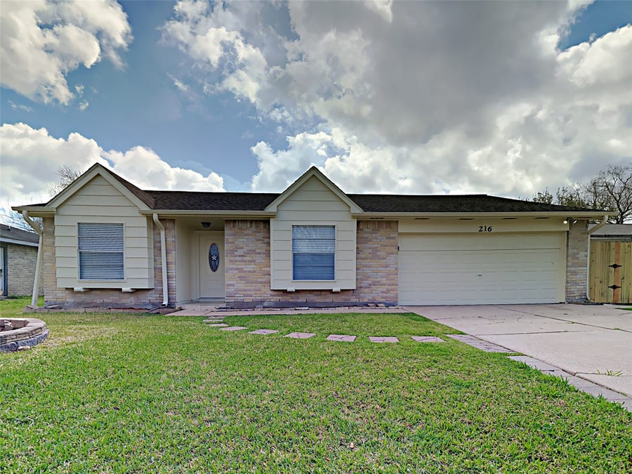 Property photo for 216 Maple Leaf Drive, League City, TX
