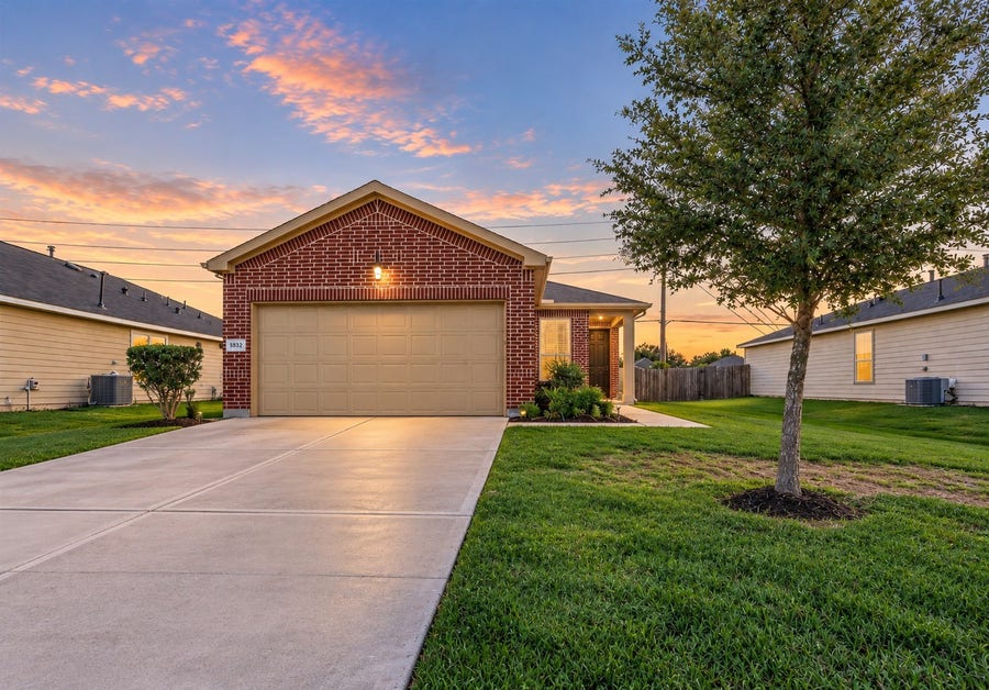 Property photo for 5832 Bluebonnet Lane, Rosenberg, TX
