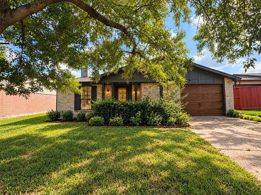 Property photo for 14138 Dartwood Drive, Houston, TX