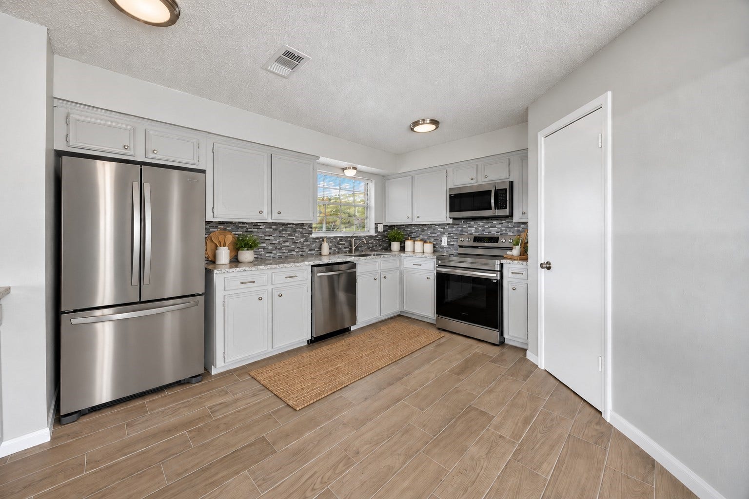 23460 Smith Road, Porter, TX 77365 KitchenVirtually Staged
