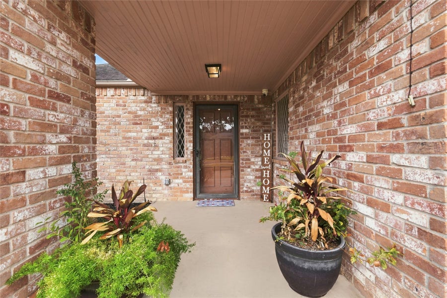 Property photo for 2907 Fairway Drive, Sugar Land, TX