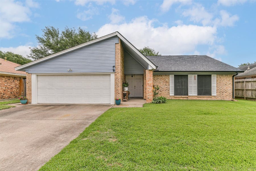 Property photo for 2313 E Clare Street, Deer Park, TX