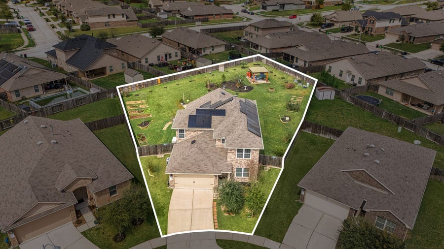 Property photo for 2627 Ski Lodge Drive, Spring, TX