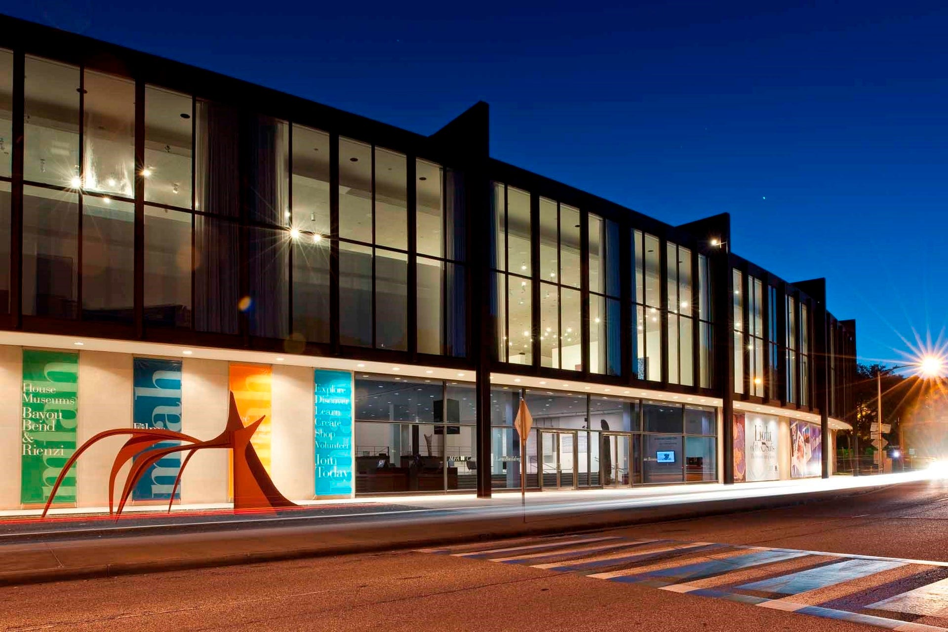 5000 Montrose Boulevard, #6A, Houston, TX 77006 A little culture, close to home. With the Museum of Fine Arts, Houston just a short stroll away, an afternoon exploring art or discovering a new exhibition can become part of everyday life at 5000 Montrose.