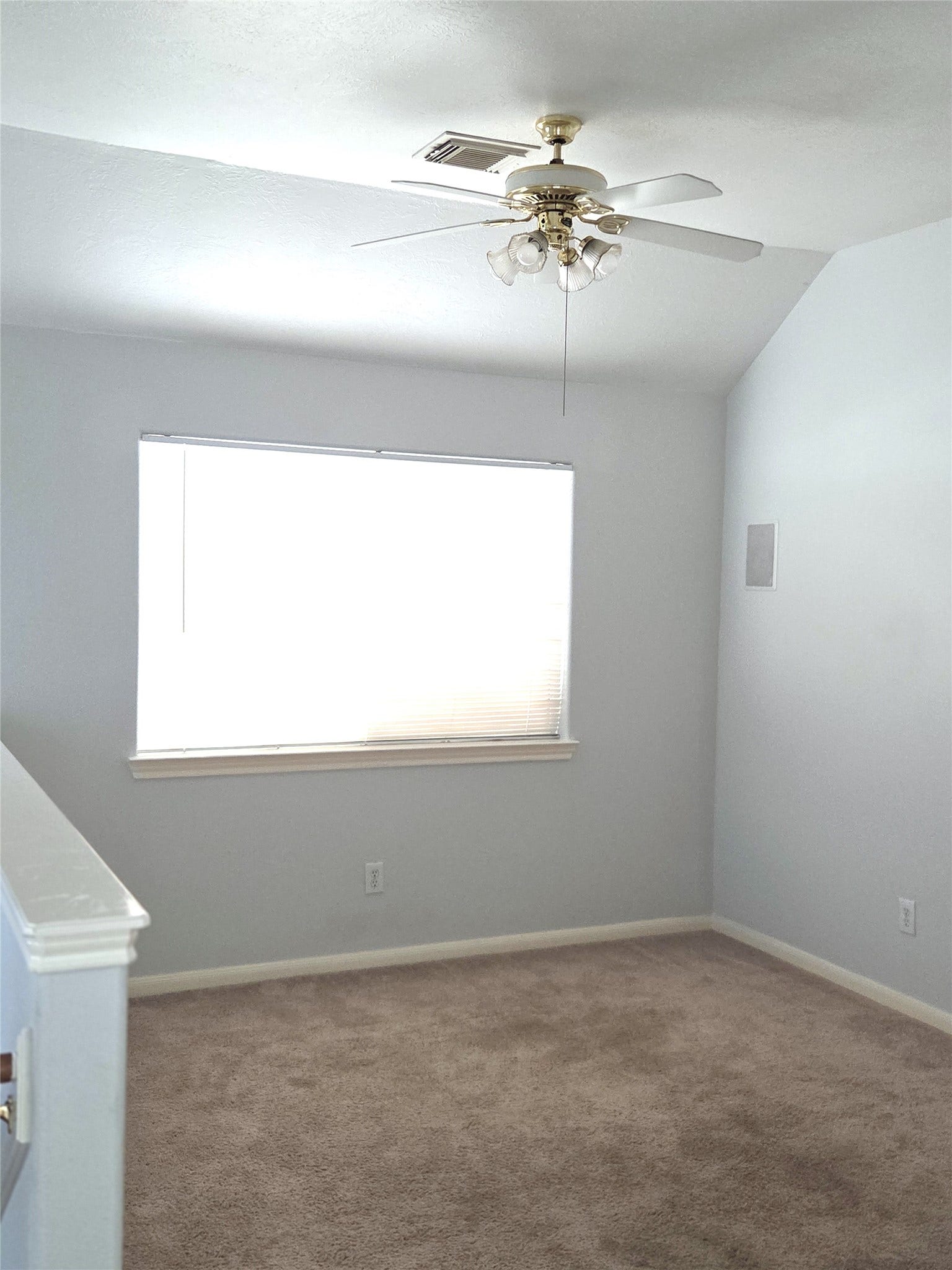 315 Plaza Del Sol Park, Houston, TX 77020 Loft area