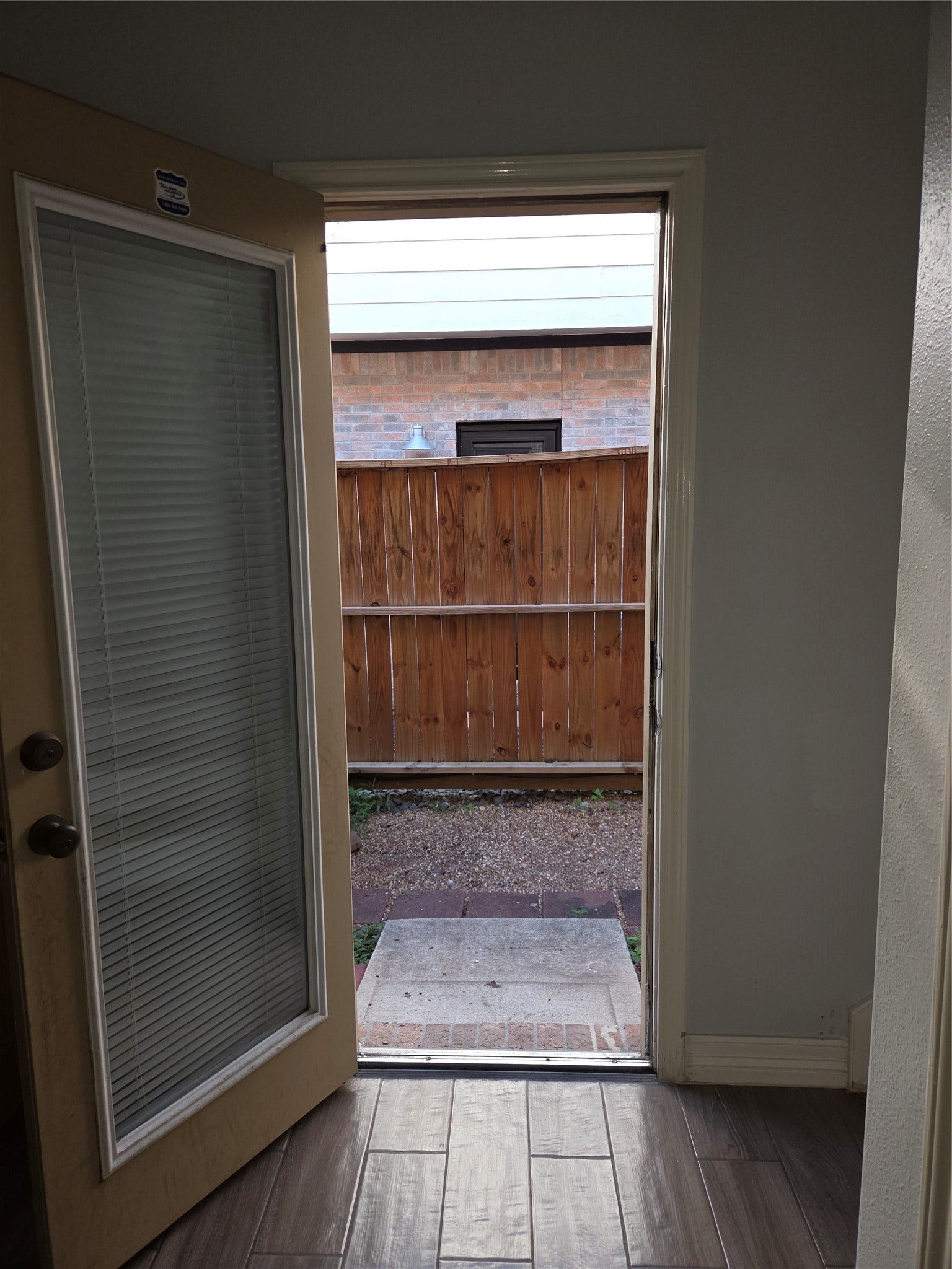 315 Plaza Del Sol Park, Houston, TX 77020 Patio.