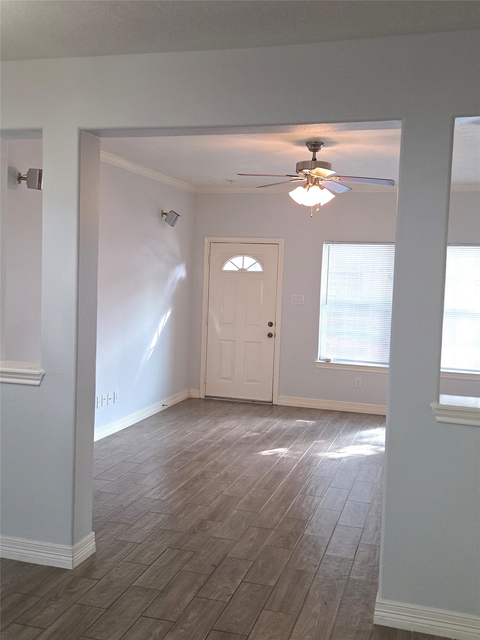 315 Plaza Del Sol Park, Houston, TX 77020 Front door