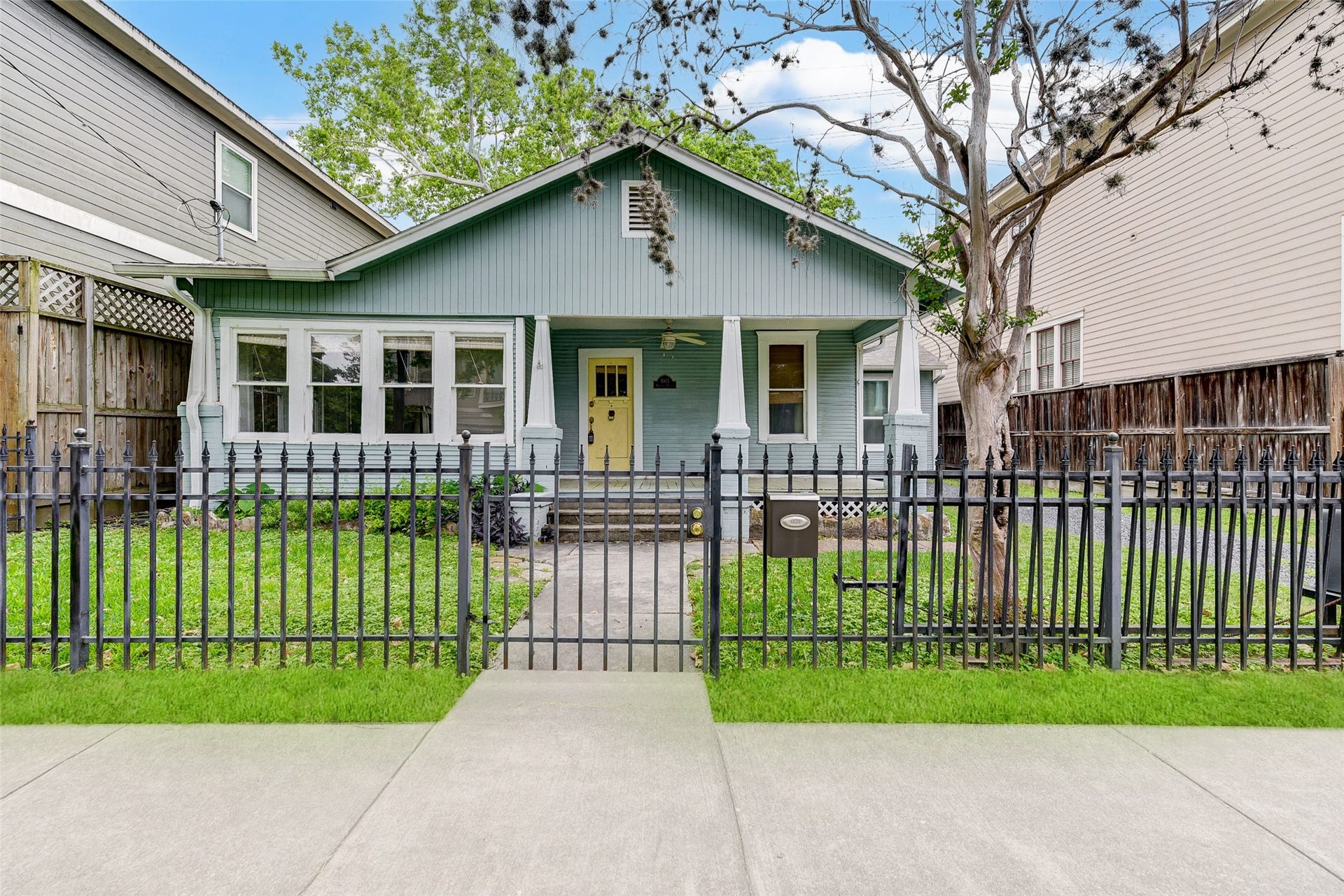 1005 Waverly Street, Houston, TX 77008