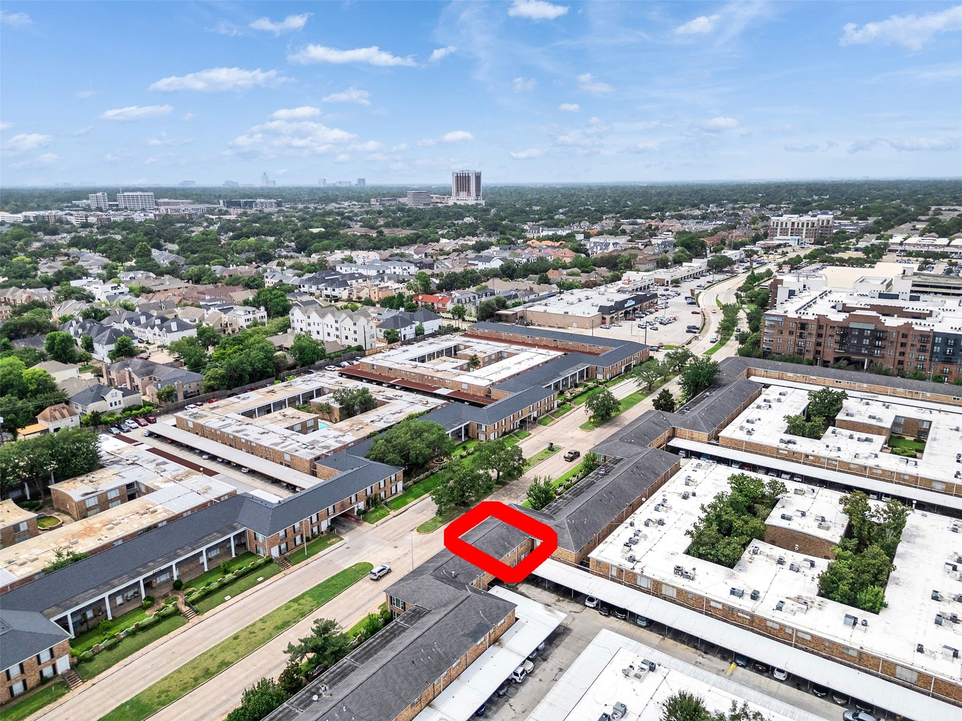 2121 Fountain View Drive, #H1, Houston, TX 77057