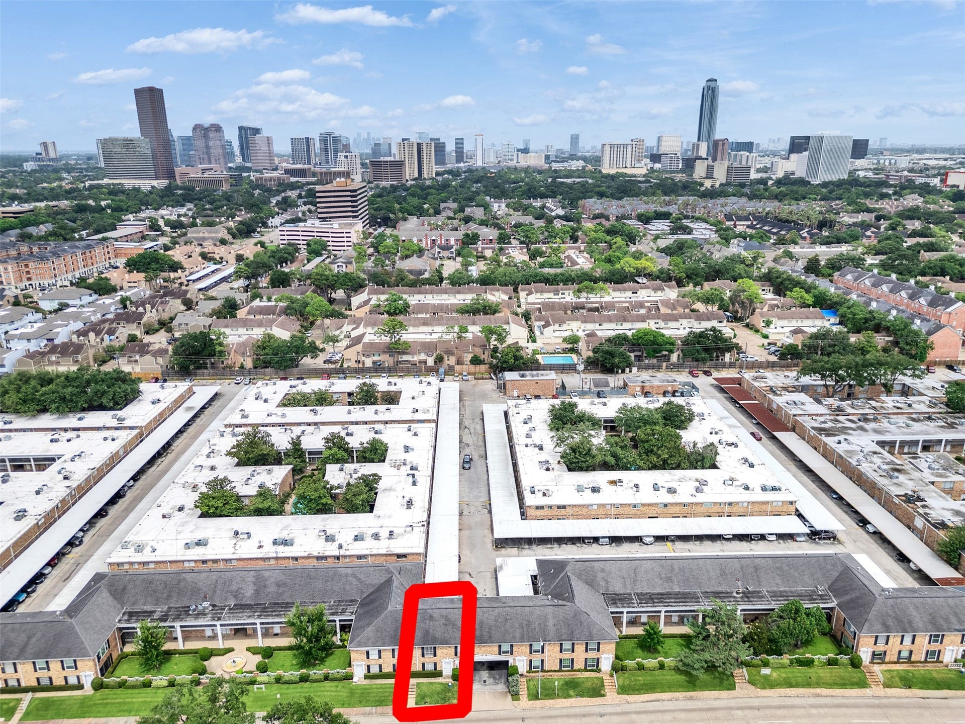 2121 Fountain View Drive, #H1, Houston, TX 77057