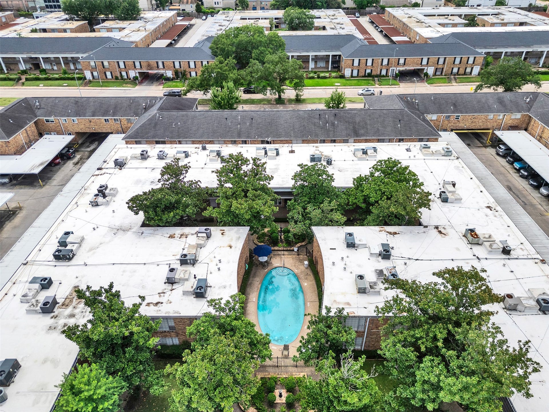 2121 Fountain View Drive, #H1, Houston, TX 77057