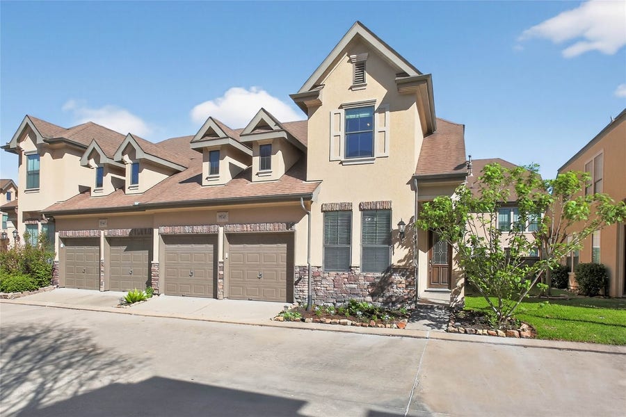 Property photo for 11638 Royal Oaks View, Houston, TX