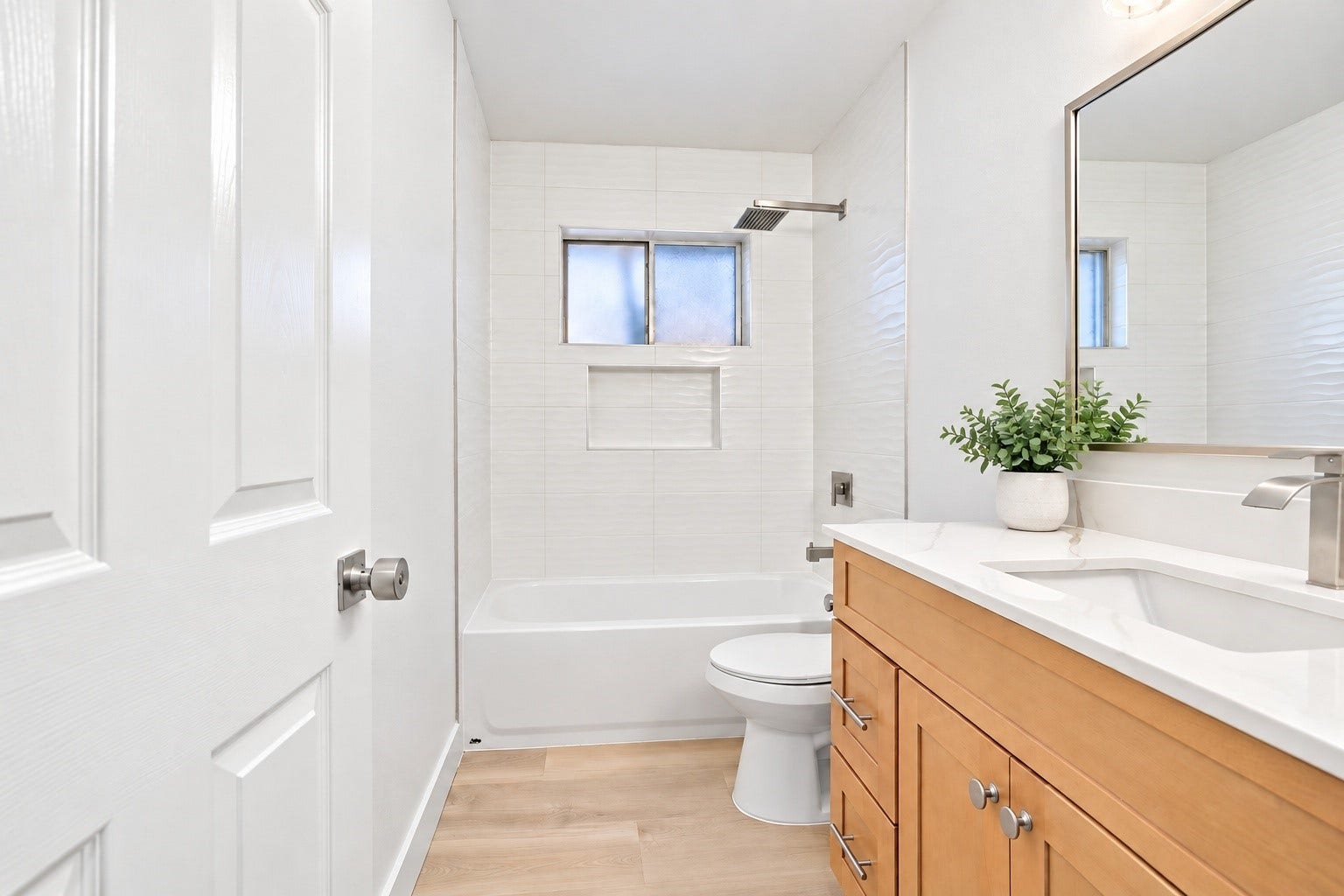 3914 Beran Drive, Houston, TX 77045 This home has been fully updated throughout!