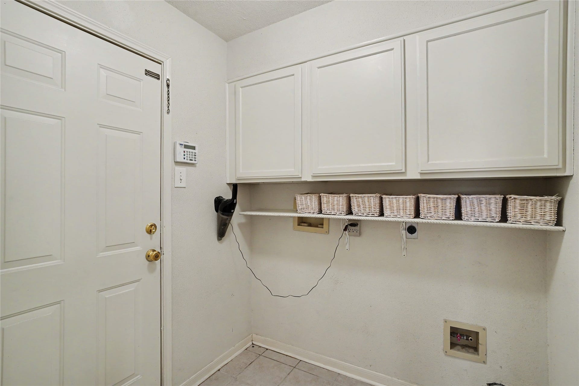 2502 Redbridge Court, Houston, TX 77059
