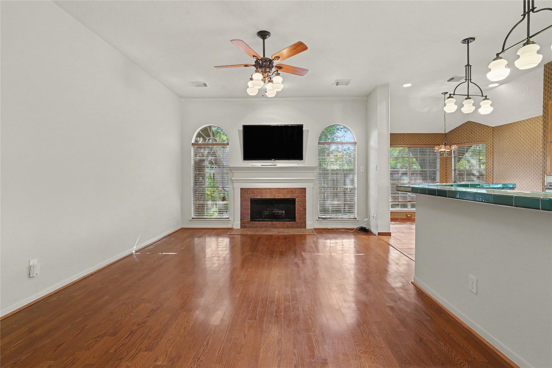 2502 Redbridge Court, Houston, TX 77059
