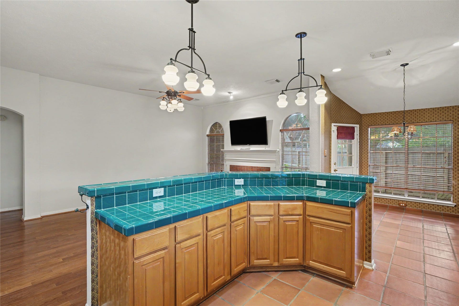 2502 Redbridge Court, Houston, TX 77059