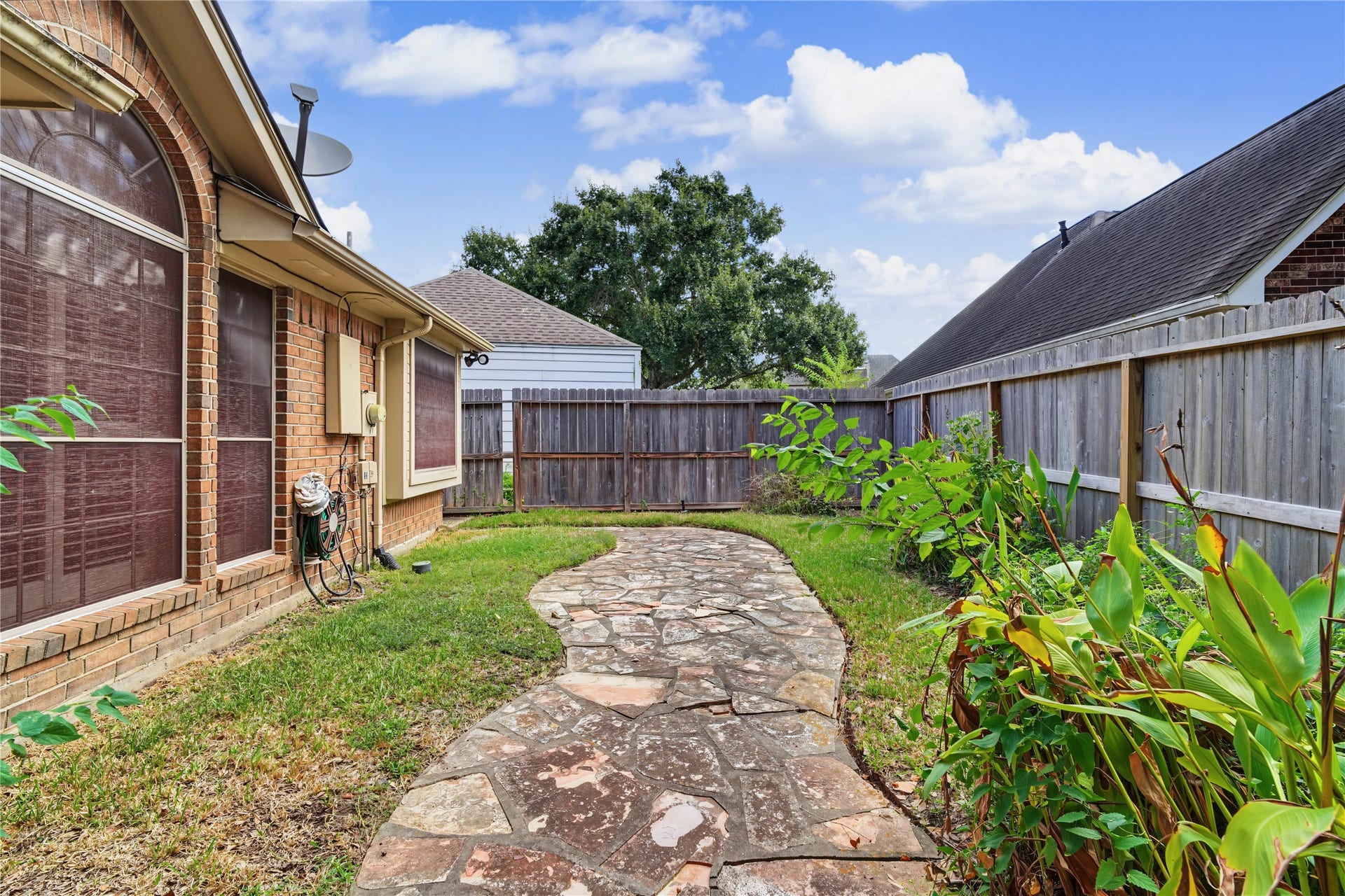 2502 Redbridge Court, Houston, TX 77059